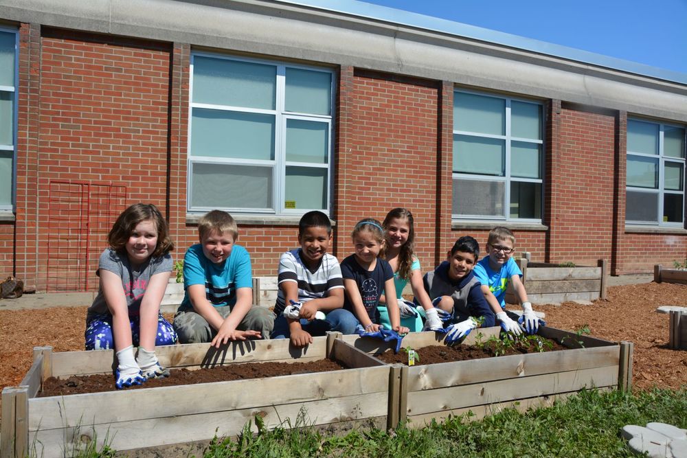 Planting Healthy Foods in Cayuga Height's Healthy Garden